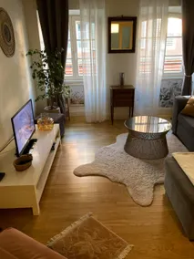 Charming 2 rooms of 55 m2, hyper-centre Cathedral - Image 2