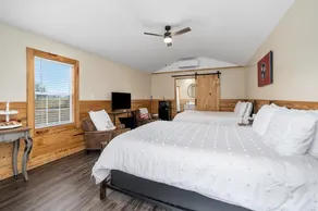 The Tennessee Cottage-close to Downtown! - Image 5