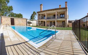 Studio. Posada de Monfrague Apartments. Jacuzzi - Image 2
