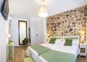 Francisco Manuel's Apartments, Family apartment - Image 5