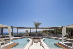 Villa med høj kvalitet med panoramaudsigt over havet og fuld faciliteter, ved siden af byen! - Image 3