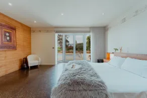 Lakeside Rammed Earth Paradise on 25 acres - Image 5