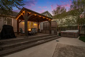 In the heart of Three Oaks! Hot tub! - Image 3