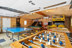 Sleeps 10, Fire Pit, Game Room, 3 Full Baths Decks - Image 2