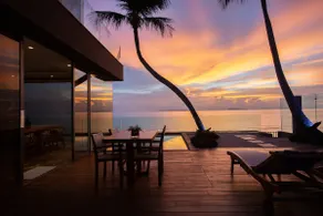 Villa U - 3BR Beachfront Haven - Image 3