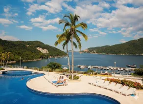Romantic Getaway | Hot Tub | Beach Access - Image 2