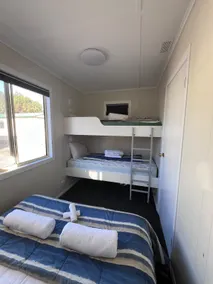 Family Cabin @ Strahan Beach Tourist Park - Image 5