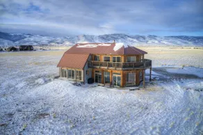 Sunset Grove: A Yellowstone Retreat - Image 2