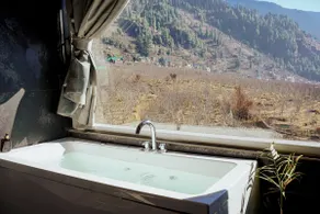 Luxury 2Bedroom Jacuzzi private Cottage Suite - Image 5