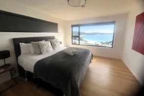 MOONRISE BINALONG BAY Stunning views  - Image 2