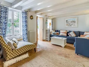 Quay Cottage: Waterfront Family Friendly Sleeps 8 - Image 2