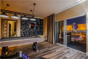 2100 SqFt Penthouse Suite W/ Strip Views! POOL GYM - Image 2