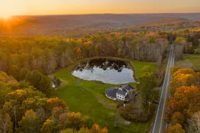 Private Indoor Pool - Hot Tub - 2 Fishing Ponds - 33 Acres - Image 3