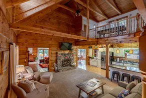 Lakefront Horse Farm | Sleeps 12 | Bourbon Trail - Image 3