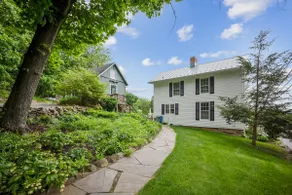 Bluemont Village - Wine Country Retreat - Image 4