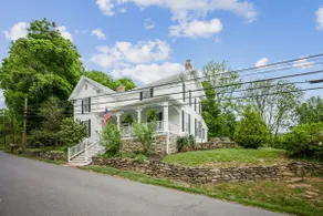 Bluemont Village - Wine Country Retreat - Image 3