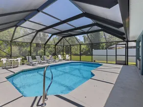 ☆☀︎❀ Pool House Paradise! Heated Pool, Poolside TV, Pool Table, Near Beaches! - Image 2
