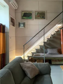 Studio with a mezzanine. - Image 4