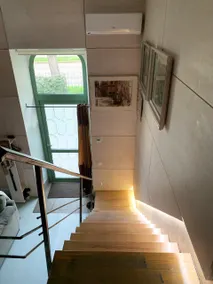 Studio with a mezzanine. - Image 5