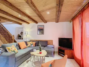Cozy cocoon in the heart of the Pyrenees - Image 4