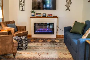 Cozy Creekside Cabin - Image 5