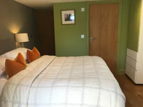 Beautiful boutique apartment, sleeps 4 courtyard - Image 5