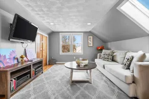 Huge 1BR w/King Bed near Airport, Boston, Salem - Image 2