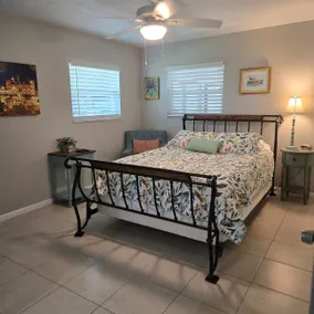 Casa Coquina ~ Walk to Downtown ~ CLEAN, QUIET, SPACIOUS, HUGE PRIVATE YARD - Image 5