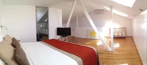 Design Duplex Apartment BA/ Chiado - Image 2