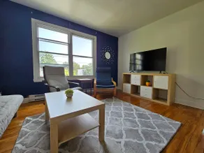 A Pretty cosy 2 bedroom 1 bathroom apt - Image 3