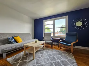 A Pretty cosy 2 bedroom 1 bathroom apt - Image 2