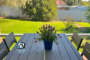 3BR Updated Coastal Beach House in Funky Port Elliot - Image 3
