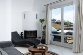 Sea view loft with private hot tub and pool - Image 4
