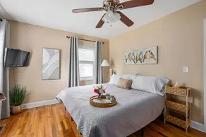Golf & Downtown | king bed | 2BR townhouse - Image 3