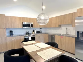 Apy | Luxer | Modern and Centrally-located 2BR - Image 4