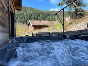 Perce-Neige 5p: Charming quiet cottage, private hot tub - Image 2