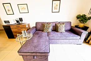 VIC- SEAFRONT Apartment - Image 3
