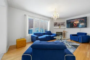 Luxurious 4-BR Richmond Hill House wifi & Parking - Image 4
