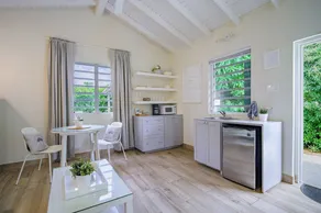 Ocean Pearl Studio w/ Beach Club Access - Image 5