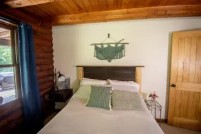 Cozy log cabin - Image 5