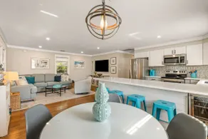 Sea La Vie- 800ft to beach, hot tub, dog friendly! - Image 5