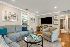 Sea La Vie- 800ft to beach, hot tub, dog friendly! - Image 2