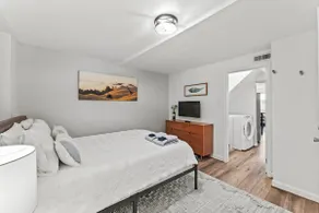 Remodeled 1 Bedroom, Amazing Location - Image 3
