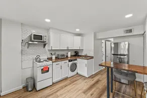 Remodeled 1 Bedroom, Amazing Location - Image 5