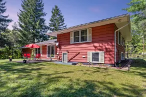 Cozy Retreat Minutes from Cornell w/ Free Parking - Image 3
