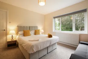 3 bed detatched cottage with onsite parking - Image 4