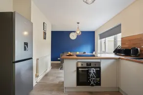 3 bed detatched cottage with onsite parking - Image 3