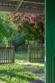 Stylish cottage on historic property near Kyneton - Image 3