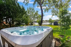 Waterfront LBJ Escape | Dock, Hot Tub & Sleeps 13 - Image 4