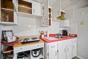 Cozy Winter Cabin Near BOS, Airport w/Parking - Image 4